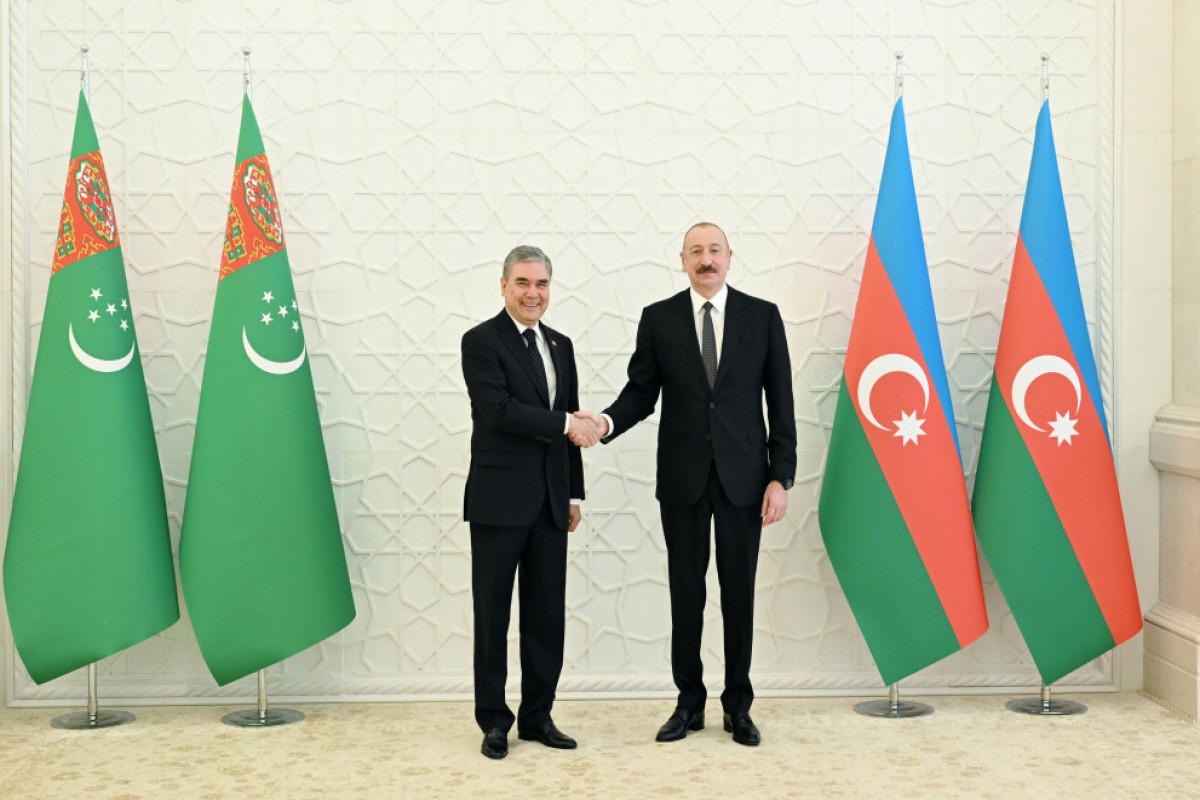 Le président azerbaïdjanais rencontre le président du Conseil du peuple du Turkménistan