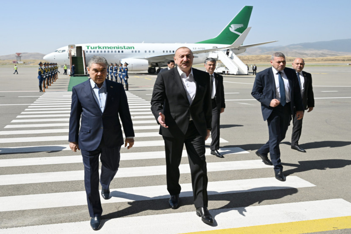 Le président du Conseil du peuple du Turkménistan arrive dans la région de Fuzouli