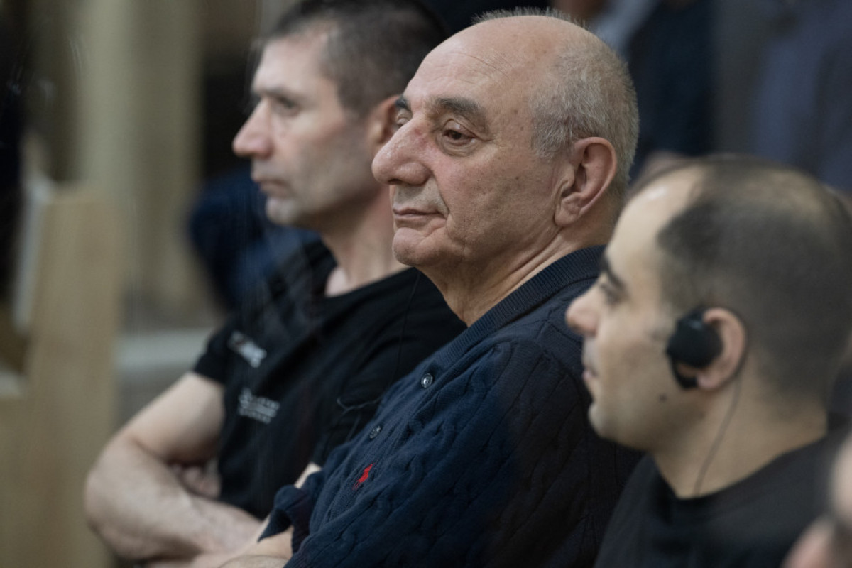 Des victimes ayant été capturées ou prises en otage par les forces armées arméniennes et blessées témoignent devant le tribunal