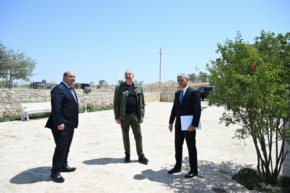 Le président Ilham Aliyev assiste à la réouverture d’une mosquée historique restaurée dans la région Aghdam