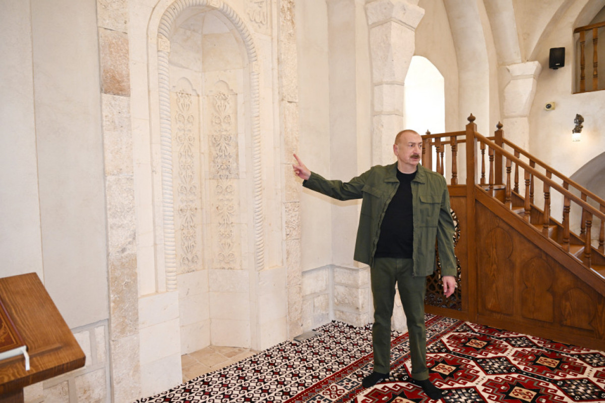 Le président Ilham Aliyev assiste à la réouverture d’une mosquée historique restaurée dans la région Aghdam