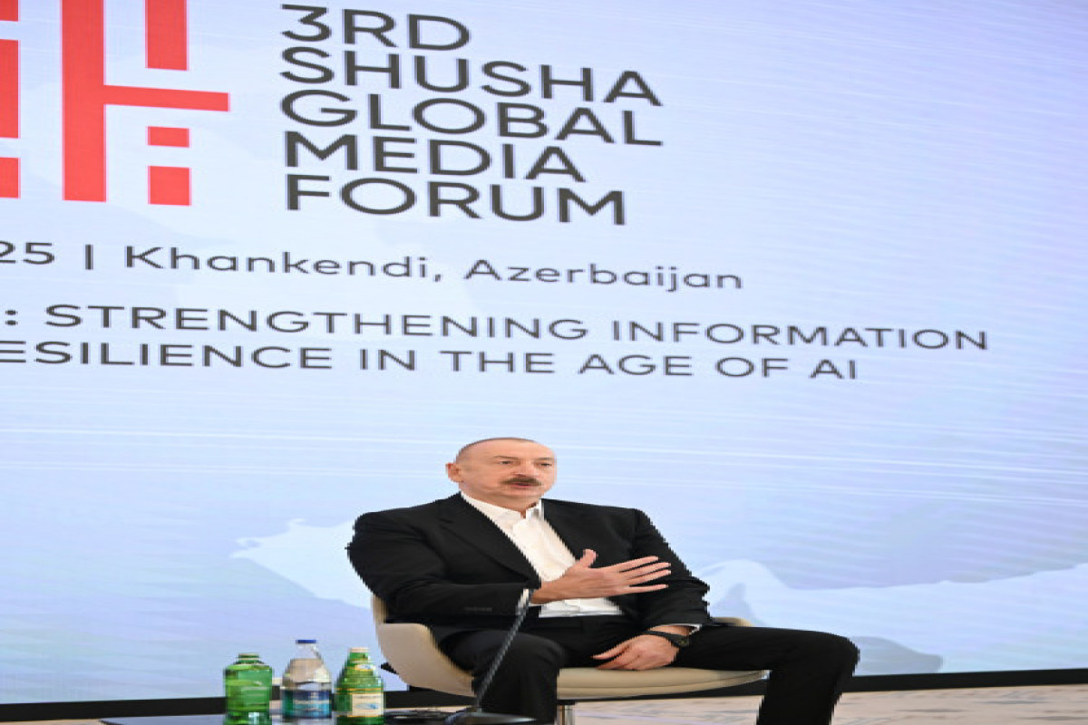 Le président Ilham Aliyev participe à la rencontre avec les participants au 3ème Global Media Forum de Choucha