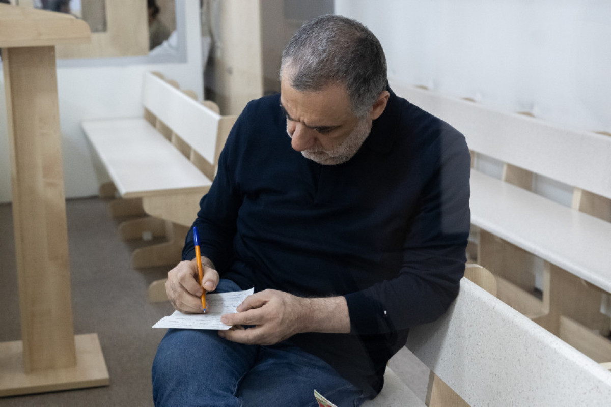 Des victimes et leurs héritiers légaux témoignent lors du procès de Ruben Vardanyan