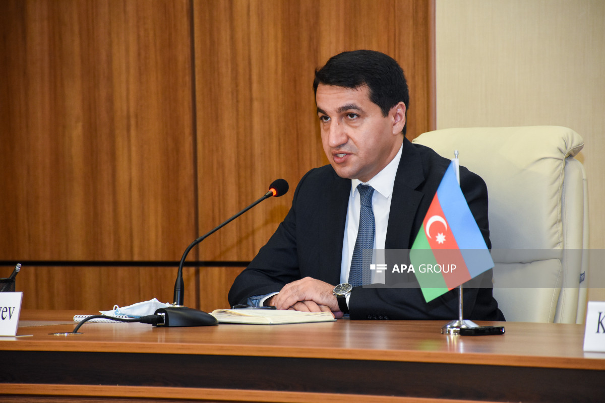 Hikmet Hadjiyev : Le versement d’une indemnisation par l’Arménie à l’Azerbaïdjan ne fait pas partie des négociations