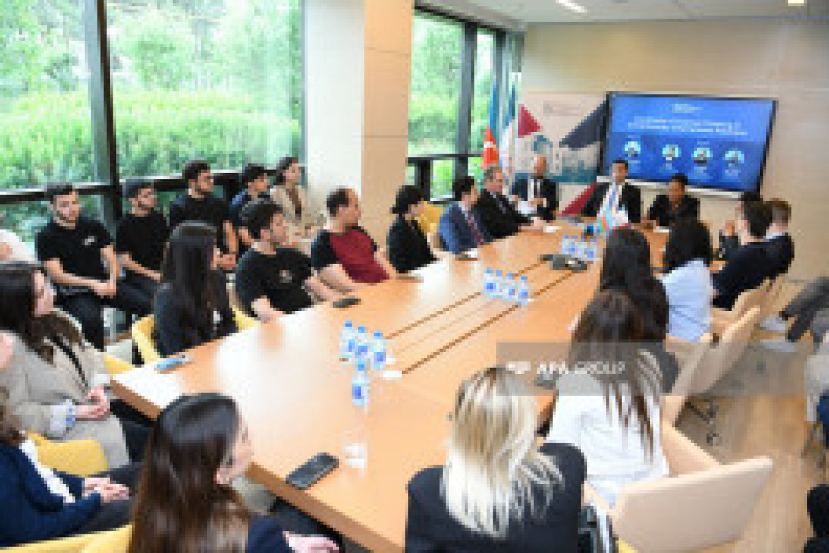 Les participants à la conférence internationale sur le colonialisme visitent l'Université ADA - Photo 