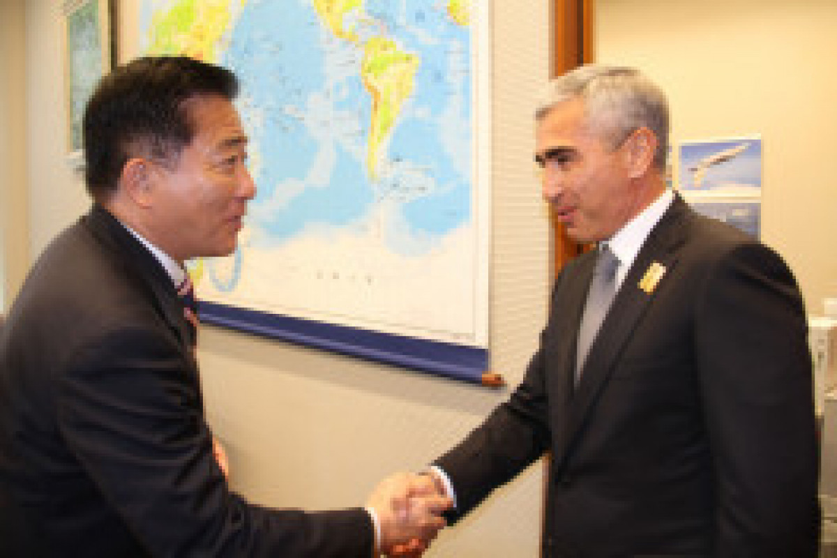 L'assistant du président azerbaïdjanais rencontre le conseiller spécial du Premier ministre japonais