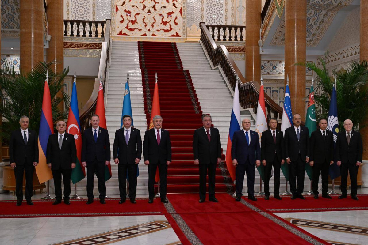 Le Premier ministre azerbaïdjanais participe à la réunion des membres du Conseil des chefs de gouvernement de la CEI avec le Président du Tadjikistan