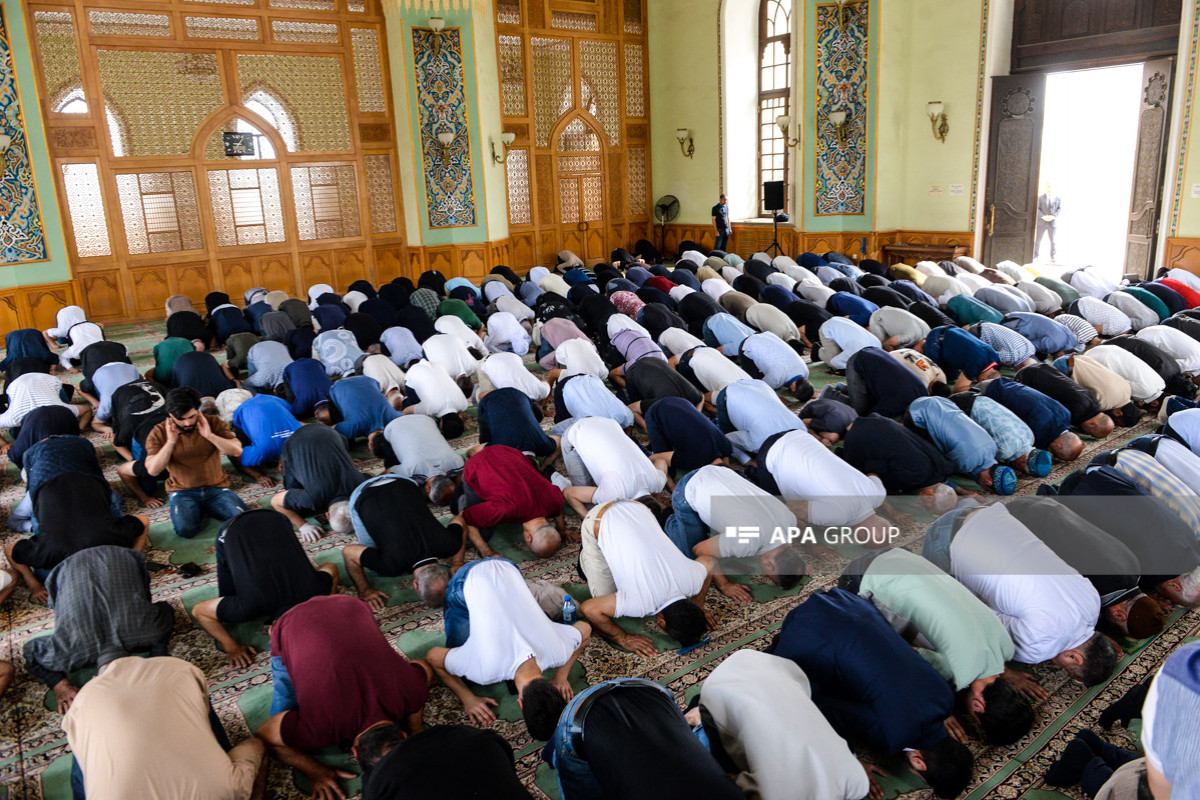 La prière de l’Aïd el-Adha accomplie aux mosquées de Bakou - Photo 