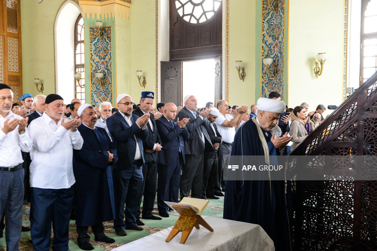 La prière de l’Aïd el-Adha accomplie aux mosquées de Bakou - Photo 
