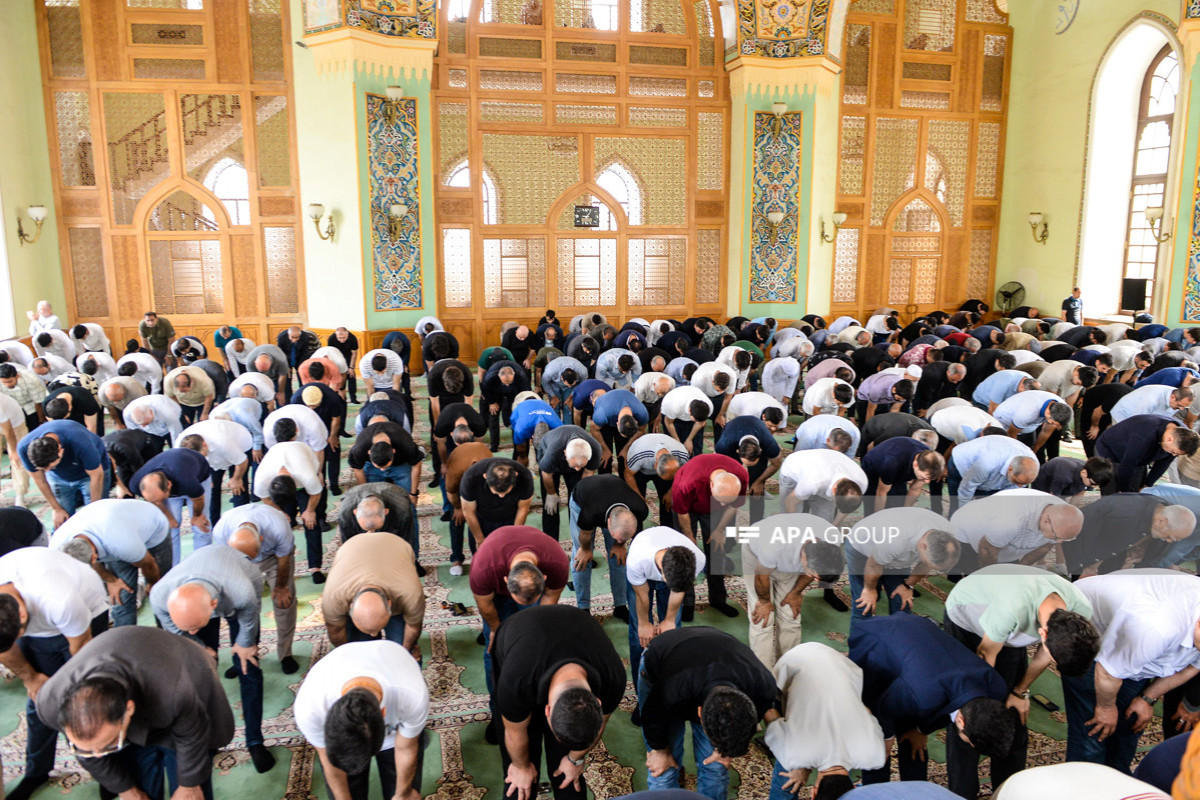 La prière de l’Aïd el-Adha accomplie aux mosquées de Bakou - Photo 