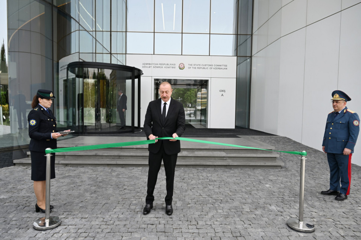 Le président azerbaïdjanais participe à l’inauguration du nouveau bâtiment administratif du Comité national des douanes