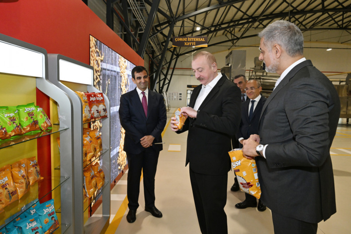 Le président azerbaïdjanais participe à l’inauguration d’une usine de production alimentaire de casse-croute à Bakou