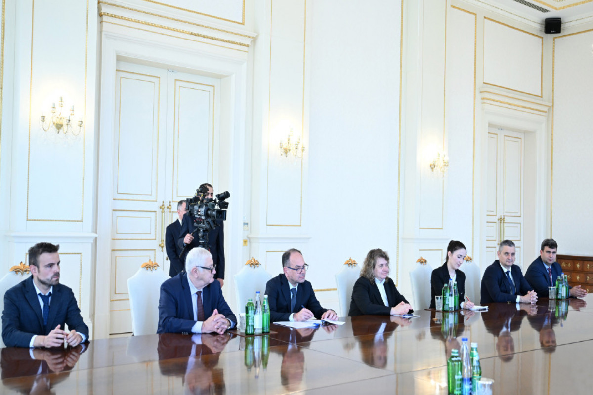 Le président azerbaïdjanais reçoit la présidente de l’Assemblée nationale bulgare