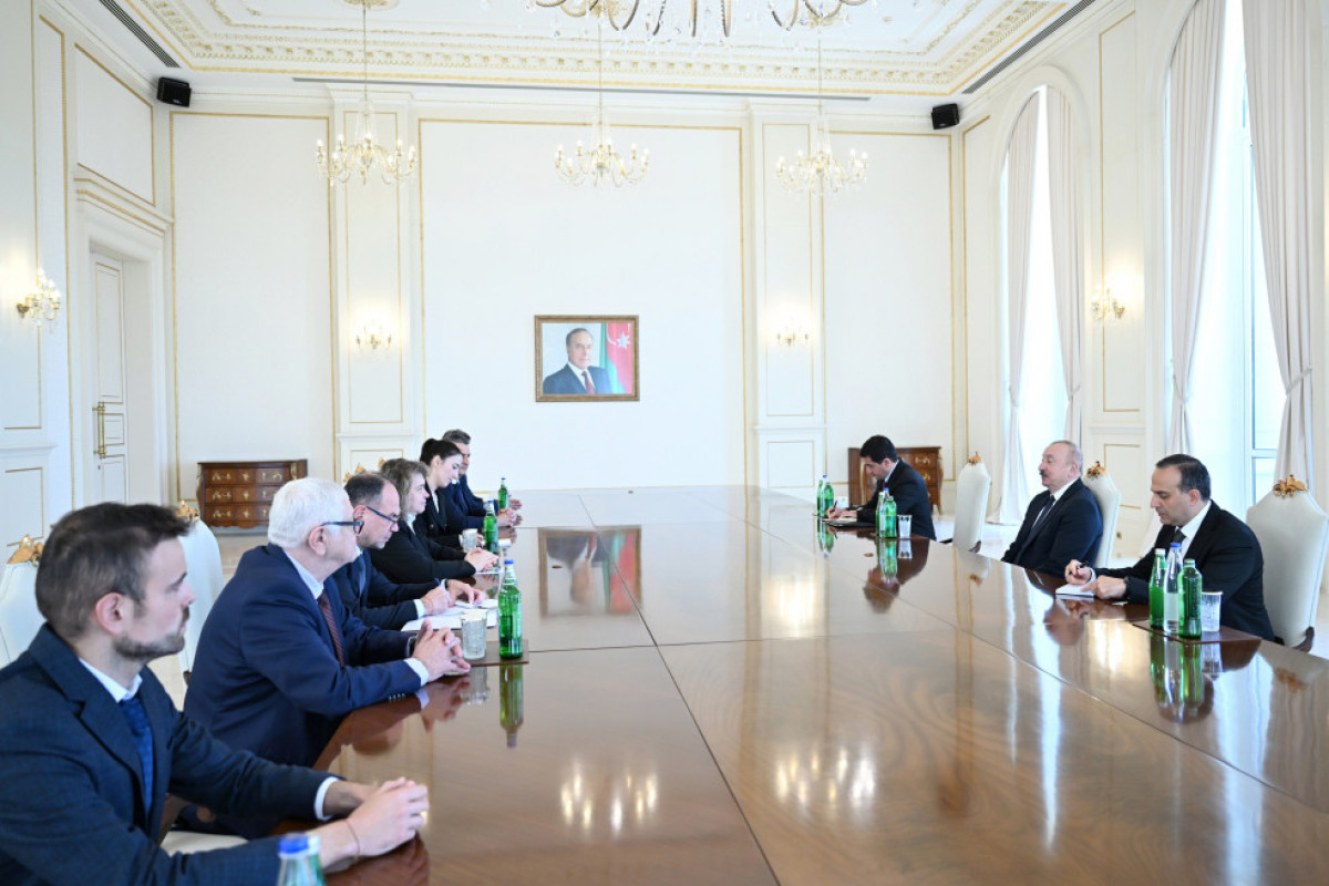 Le président azerbaïdjanais reçoit la présidente de l’Assemblée nationale bulgare