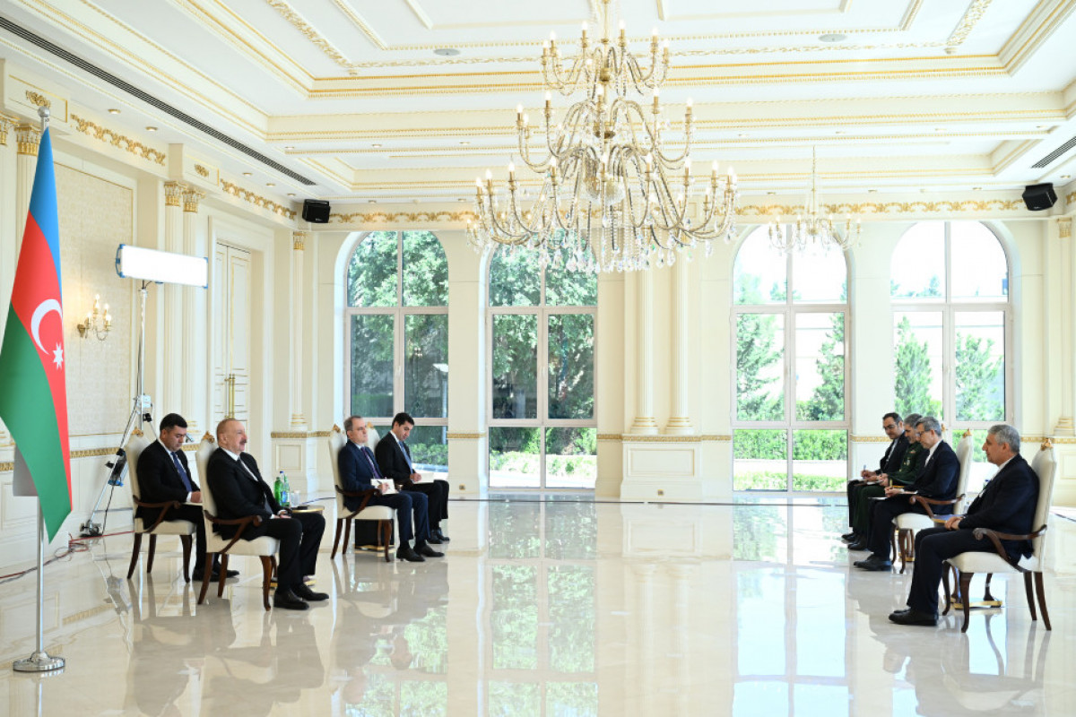 Le président Aliyev reçoit les lettres de créance au nouvel ambassadeur d’Iran en Azerbaïdjan