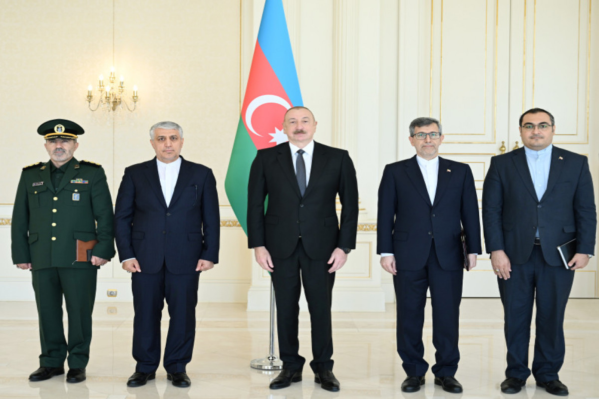 Le président Aliyev reçoit les lettres de créance au nouvel ambassadeur d’Iran en Azerbaïdjan