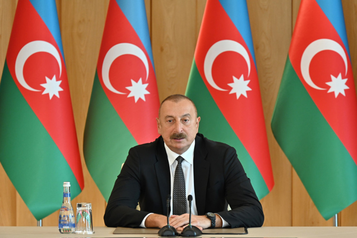 Ilham Aliyev : Les femmes azerbaïdjanaises ont toujours été le soutien moral de notre société