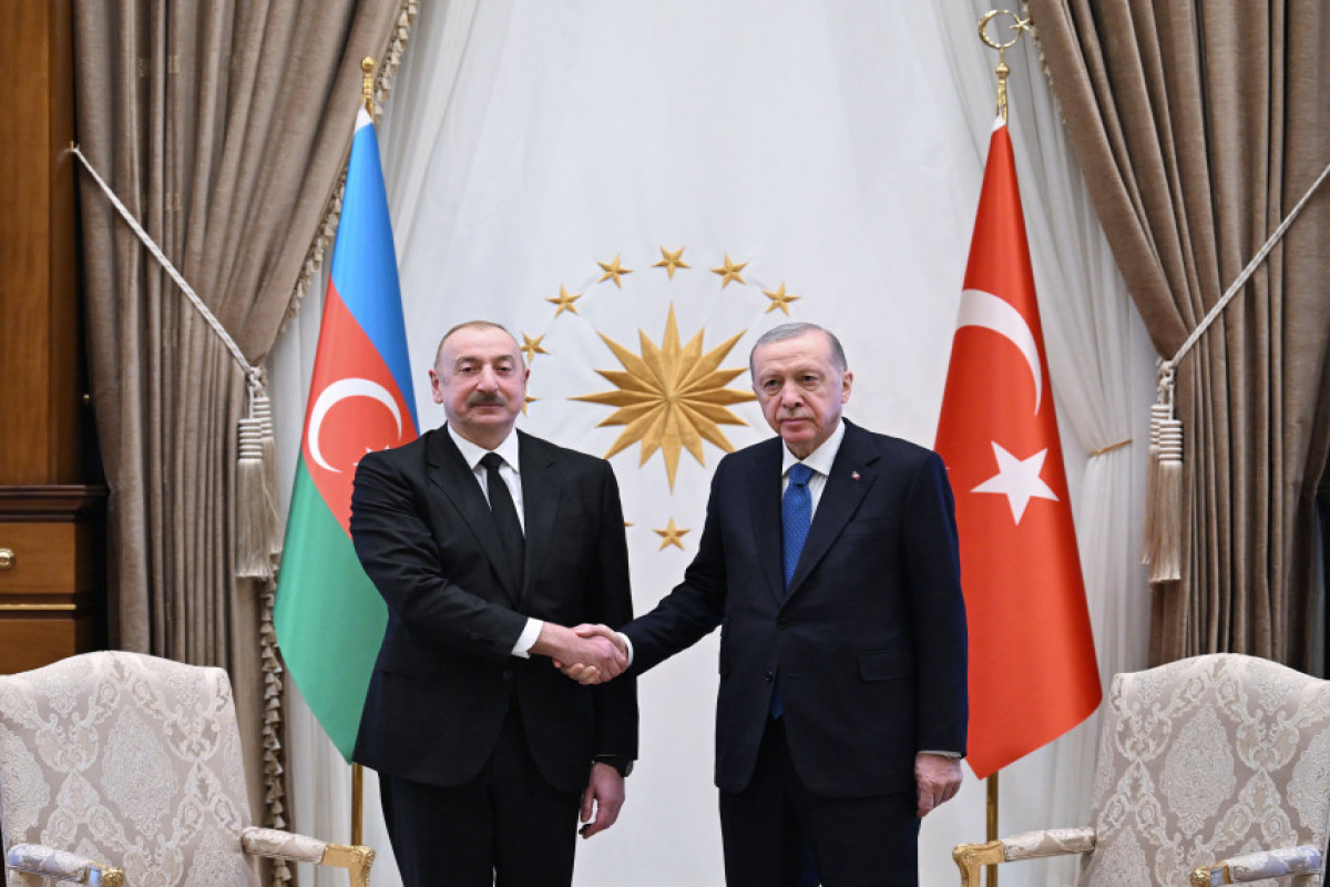 Entretien en tête-à-tête des présidents azerbaïdjanais et turc à Ankara