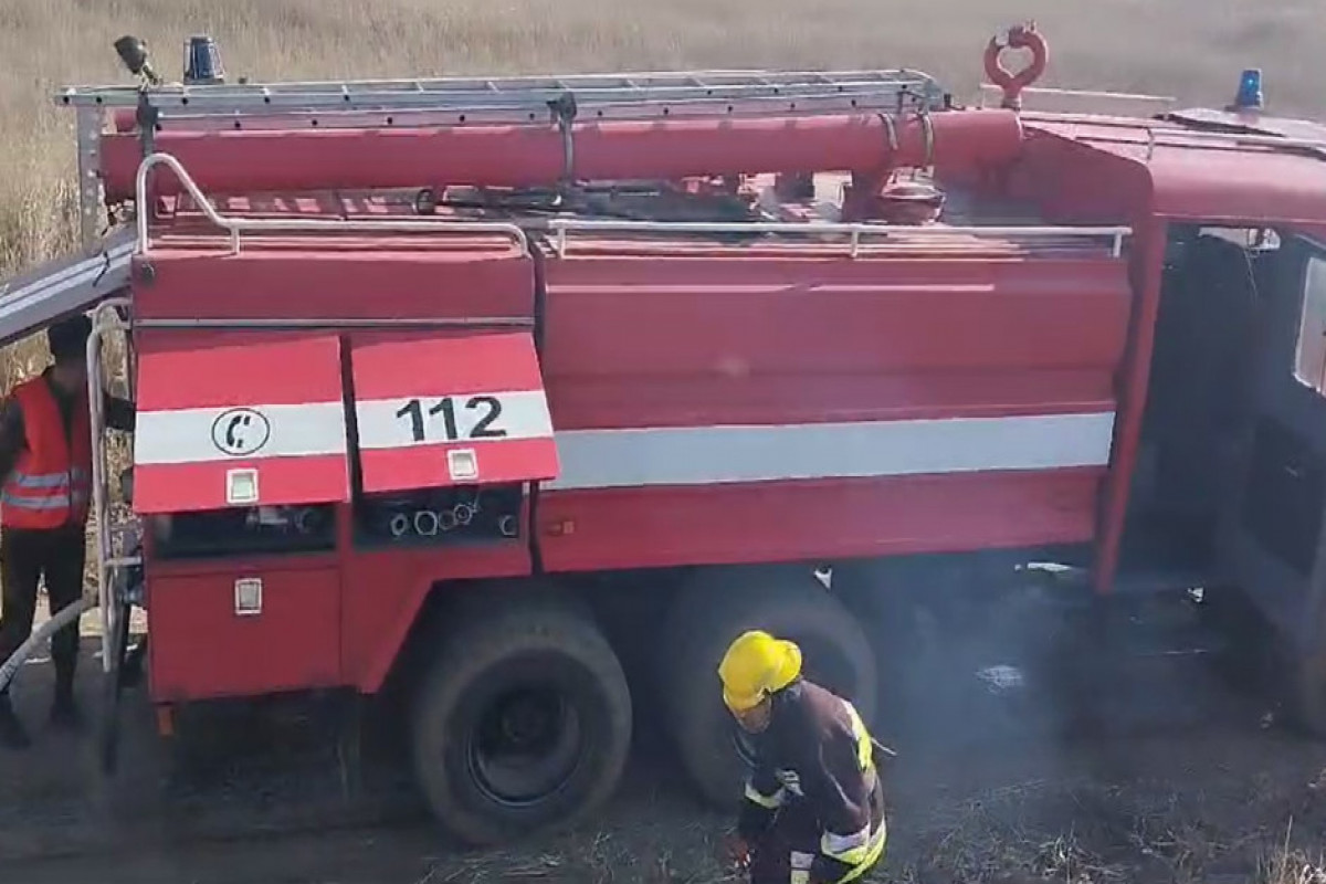 L'incendie, causé par l'Arménie à la frontière de la région de Sédérek de Nakhitchevan, a été maîtrisé - Vidéo 