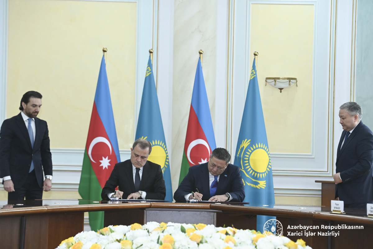 L'Azerbaïdjan informe le ministre kazakh des Affaires étrangères du processus de normalisation avec l'Arménie - Photo 