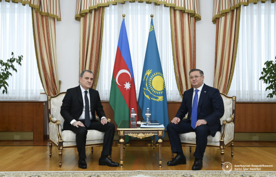 L'Azerbaïdjan informe le ministre kazakh des Affaires étrangères du processus de normalisation avec l'Arménie - Photo 