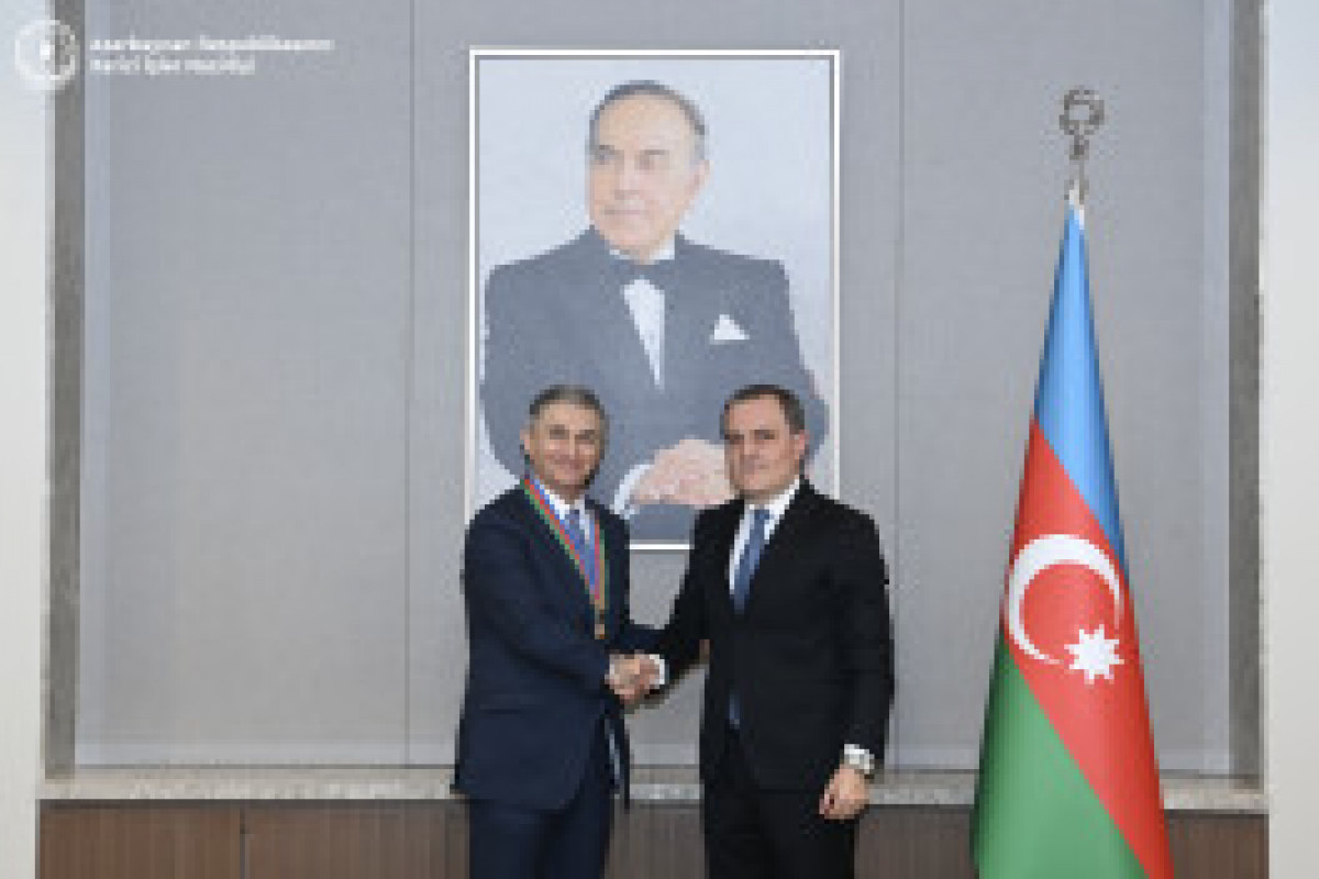 Le chef de la diplomatie azerbaïdjanaise reçoit l'ambassadeur palestinien pour l'arrivée du terme de son mandat