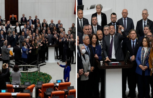 Les députés du CHP expriment leur indignation à propos de l'arrestation d'Ekrem Imamoglu à la Grande Assemblée nationale de Türkiye - Vidéo 