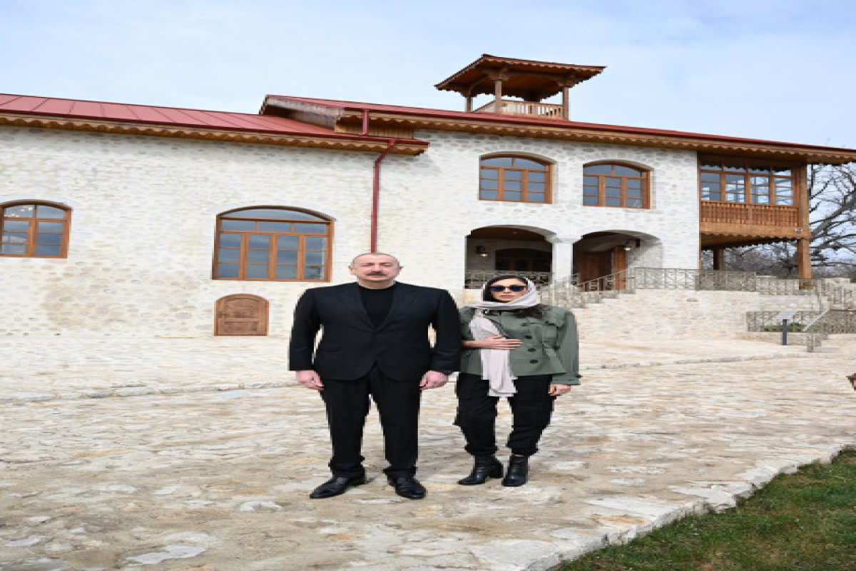 Ilham Aliyev et Mehriban Aliyeva assistent à plusieurs inaugurations à Choucha
