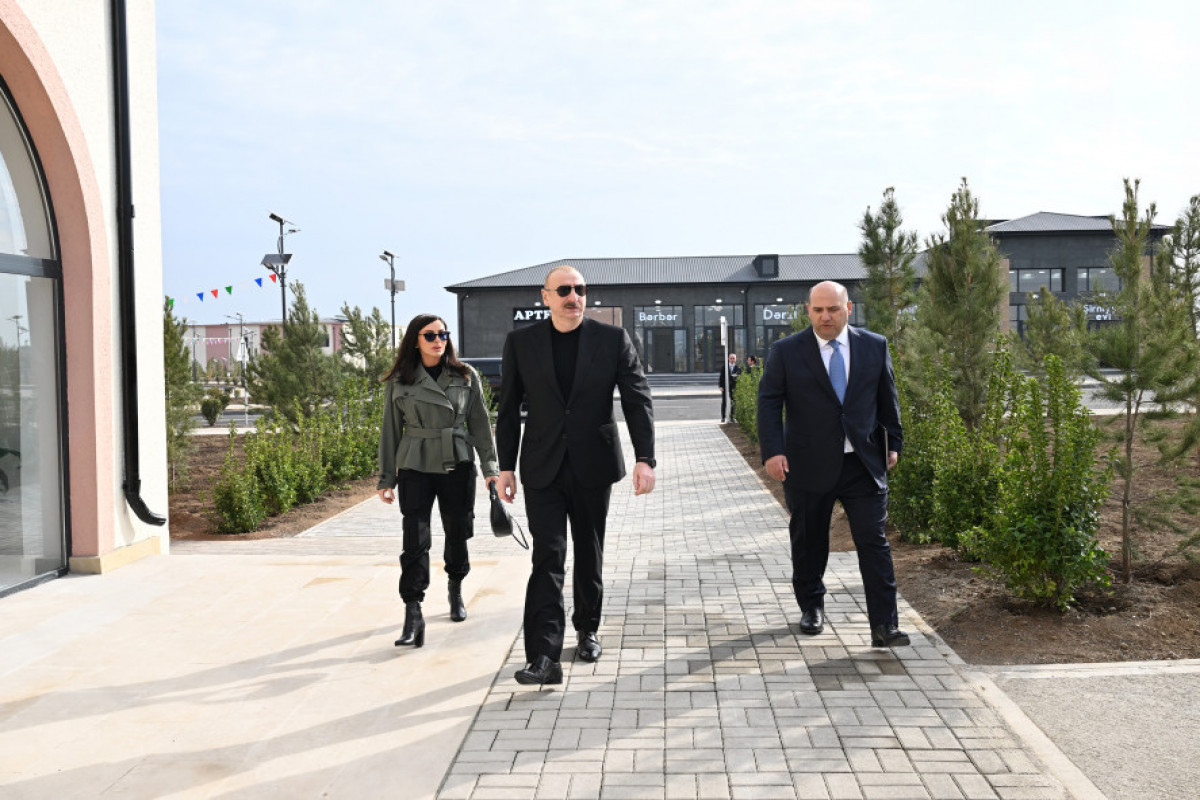 Le président Ilham Aliyev et son épouse Mehriban Aliyeva assistent à l
