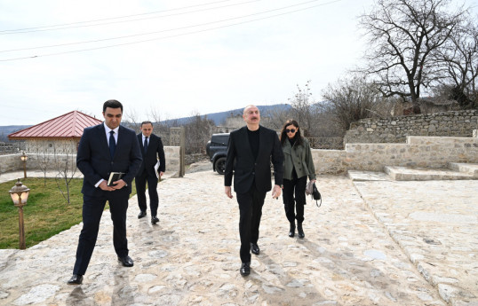 Ilham Aliyev et Mehriban Aliyeva assistent à plusieurs inaugurations à Choucha