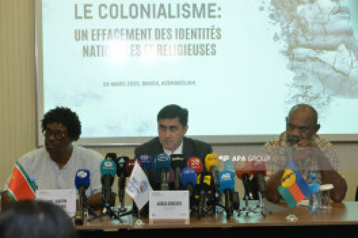 Bakou accueille une conférence de presse sur le colonialisme - Photo 