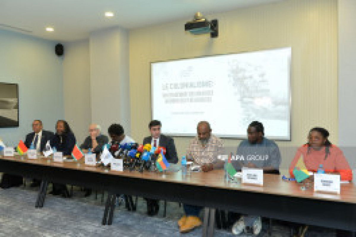 Bakou accueille une conférence de presse sur le colonialisme - Photo 