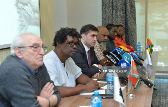 Bakou accueille une conférence de presse sur le colonialisme - Photo 