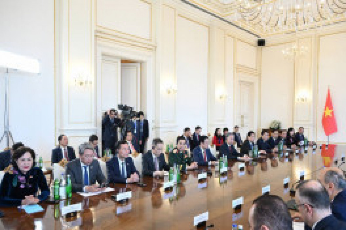 Réunion élargie du président azerbaïdjanais et du secrétaire général du Comité central du Parti communiste vietnamien