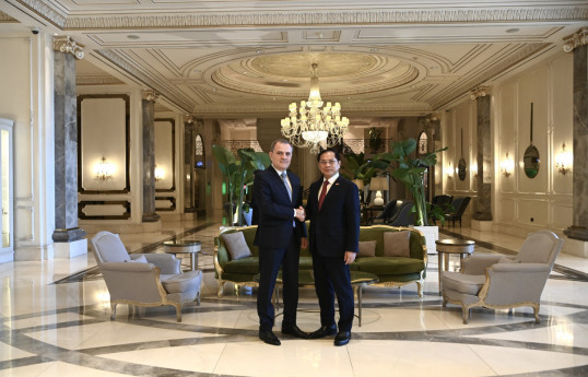 Le ministre azerbaïdjanais des Affaires étrangères rencontre son homologue vietnamien à Bakou