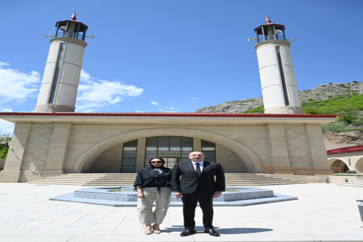 Le président Ilham Aliyev et son épouse participent à l’inauguration de la mosquée du village de Dachalty du district de Choucha