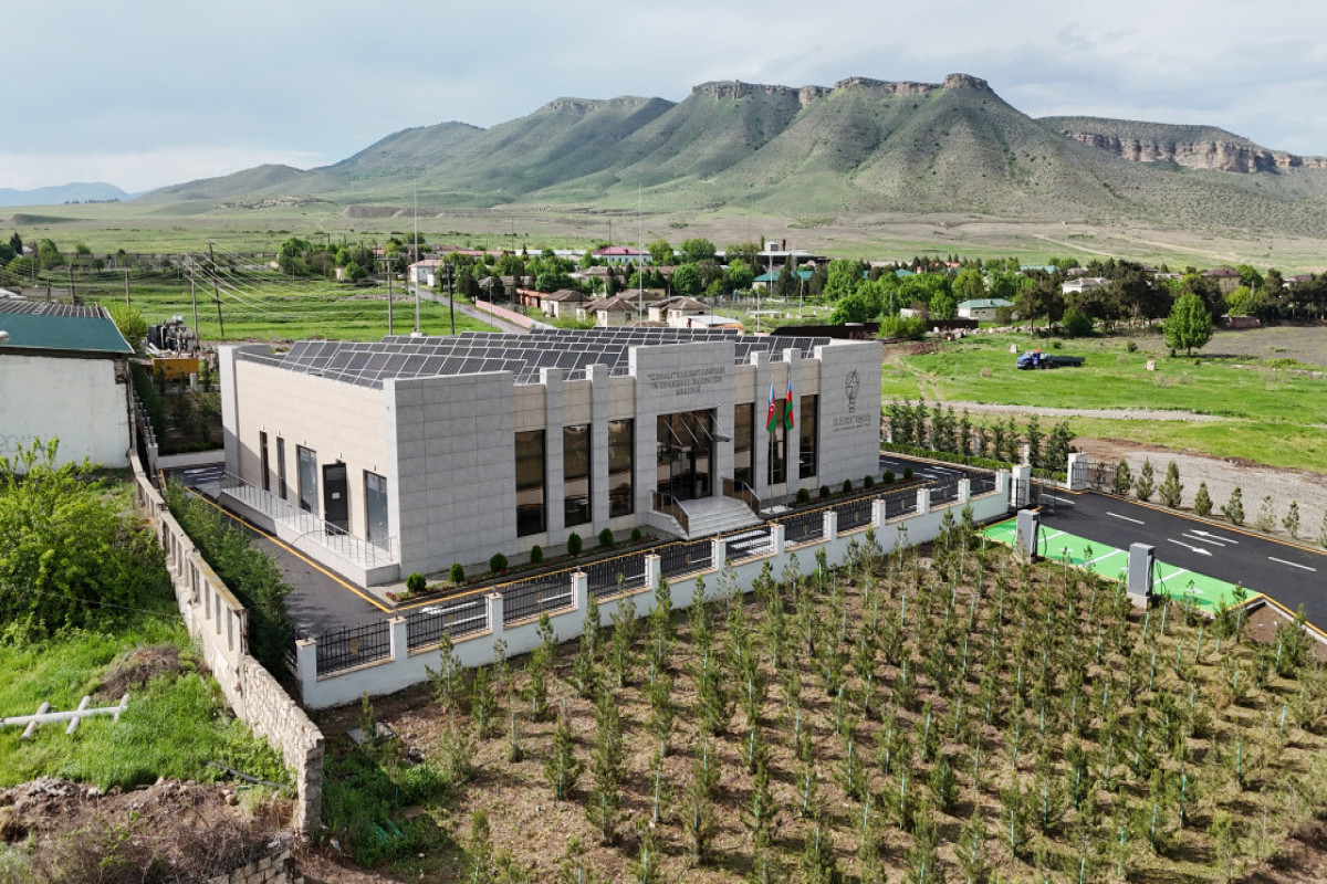 Le président Aliyev participe à l’inauguration d’une sous-station électrique et d’un centre de gestion numérique à Khodjaly