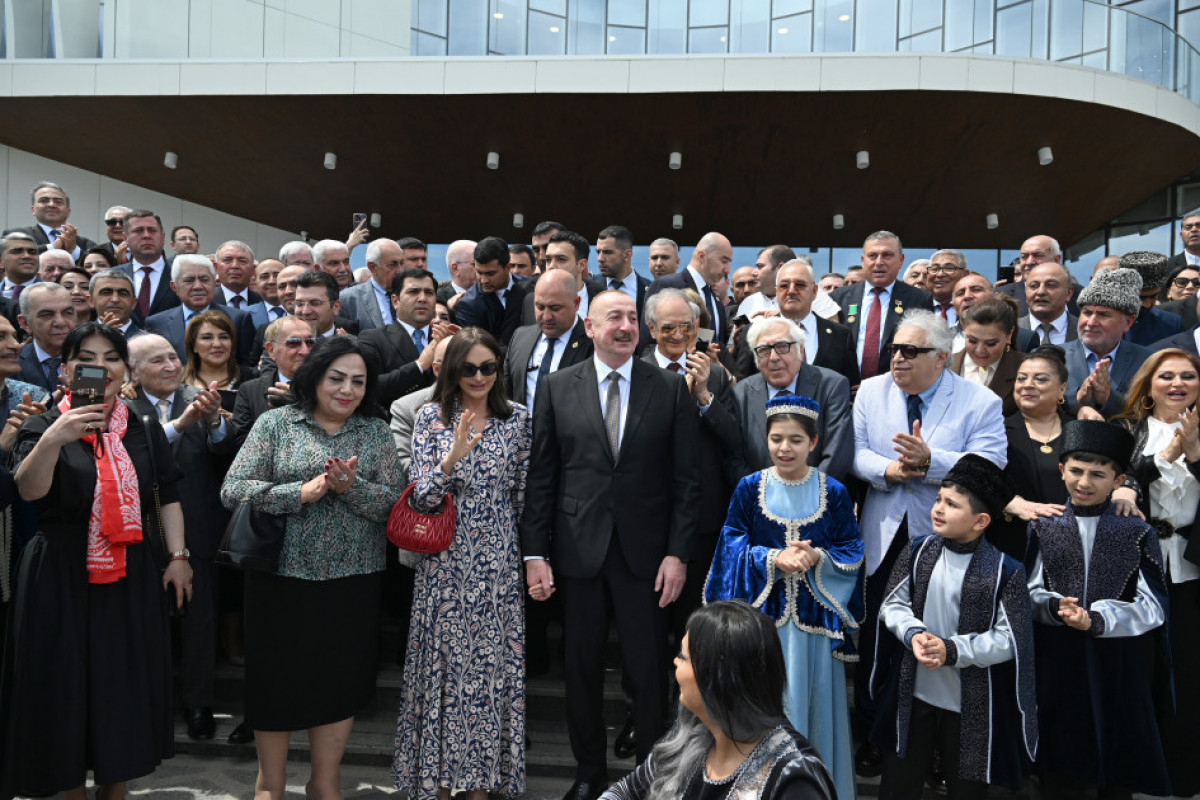 Le président Aliyev et la première dame Mehriban Aliyeva participent à la cérémonie d’inauguration du Centre du mougham d’Aghdam
