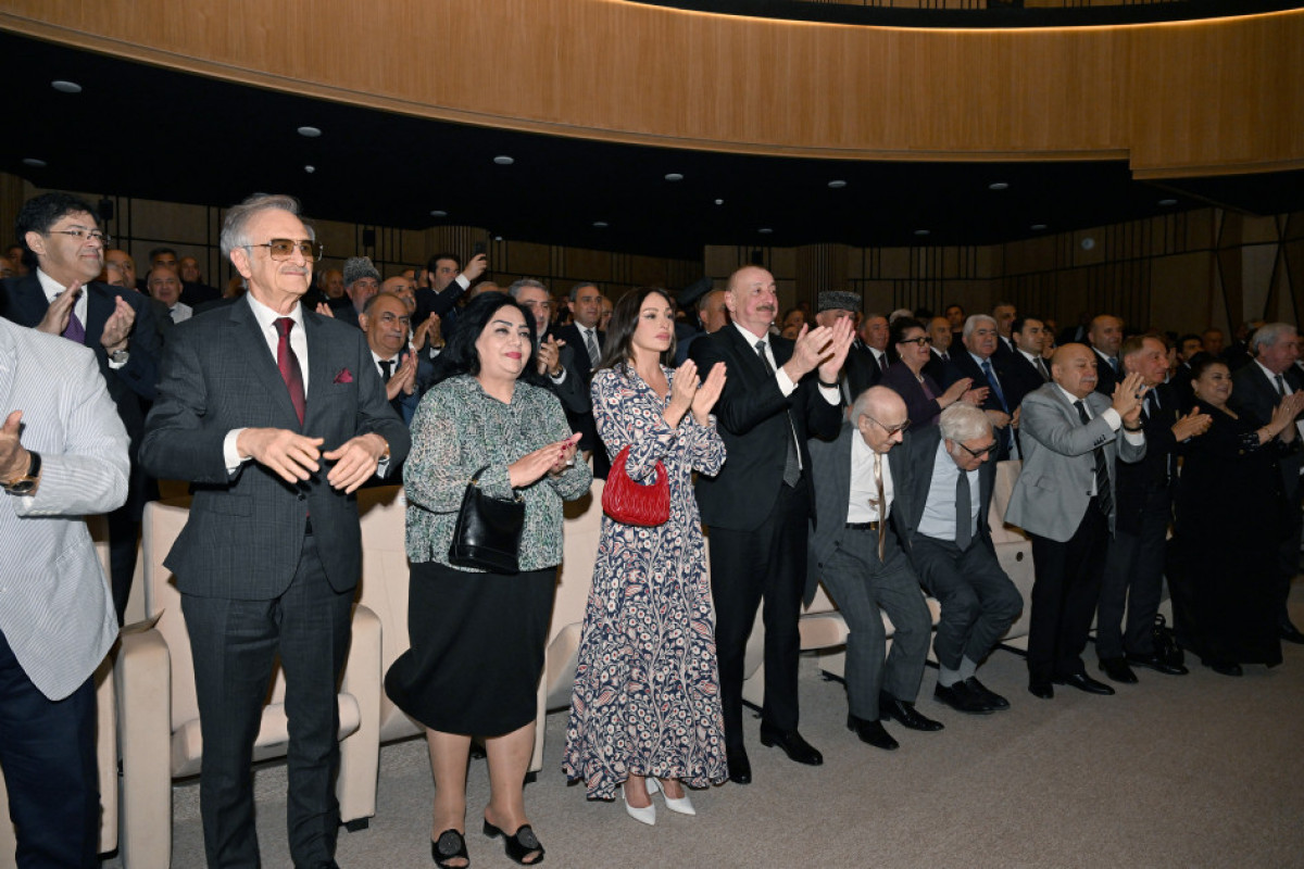 Le président Aliyev et la première dame Mehriban Aliyeva participent à la cérémonie d’inauguration du Centre du mougham d’Aghdam