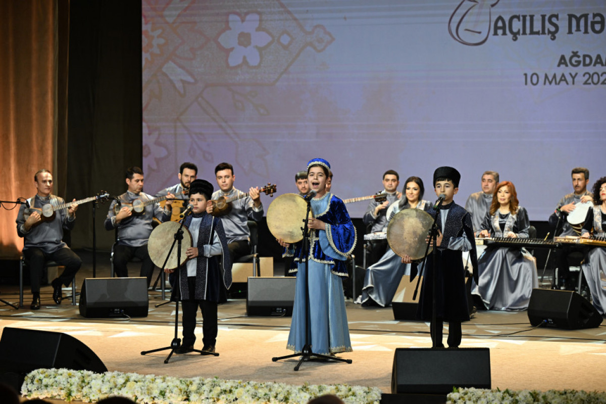 Le président Aliyev et la première dame Mehriban Aliyeva participent à la cérémonie d’inauguration du Centre du mougham d’Aghdam