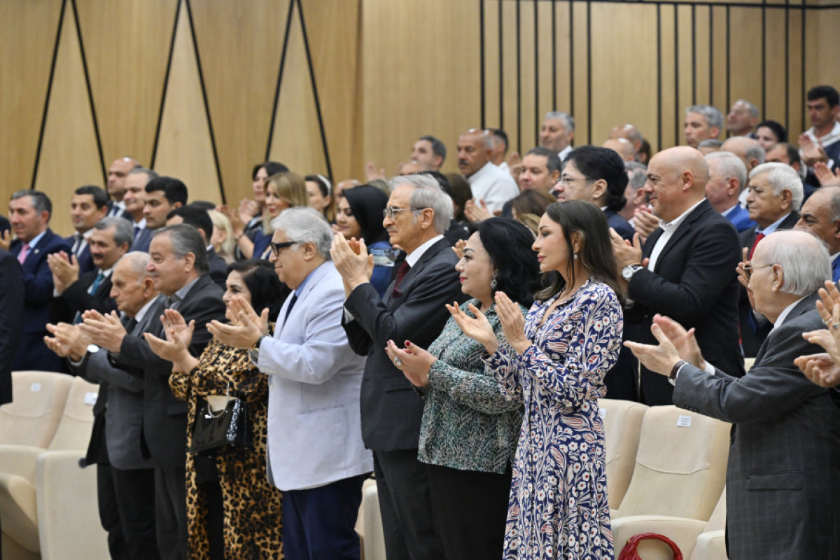 Le président Aliyev et la première dame Mehriban Aliyeva participent à la cérémonie d’inauguration du Centre du mougham d’Aghdam