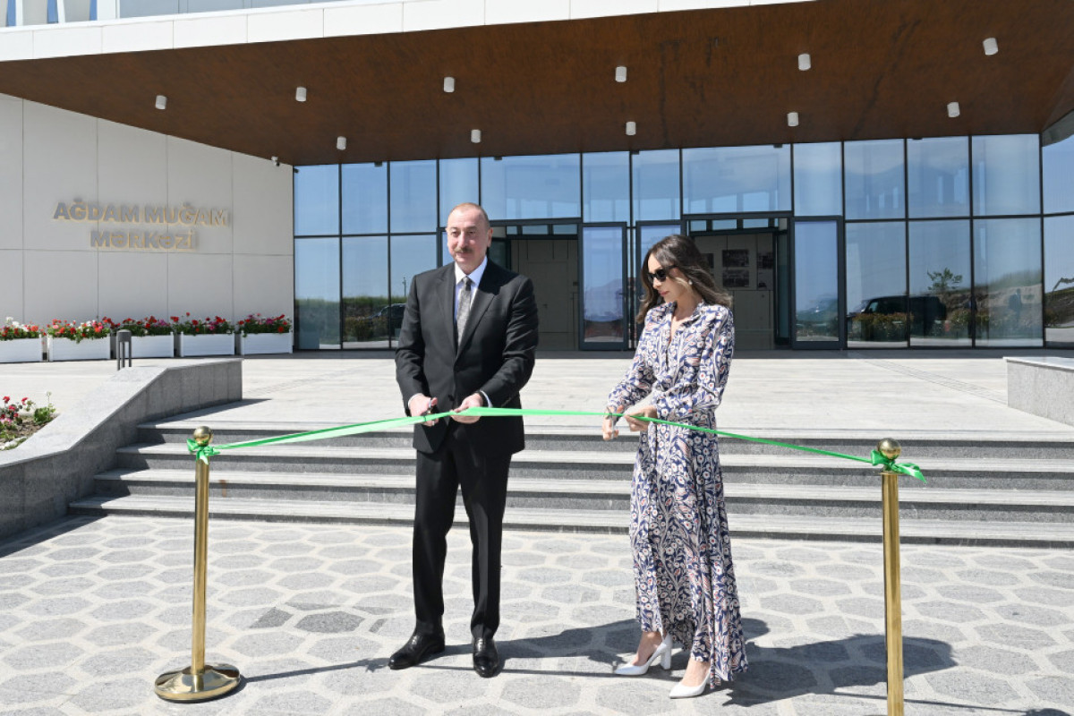 Le président Aliyev et la première dame Mehriban Aliyeva participent à la cérémonie d’inauguration du Centre du mougham d’Aghdam