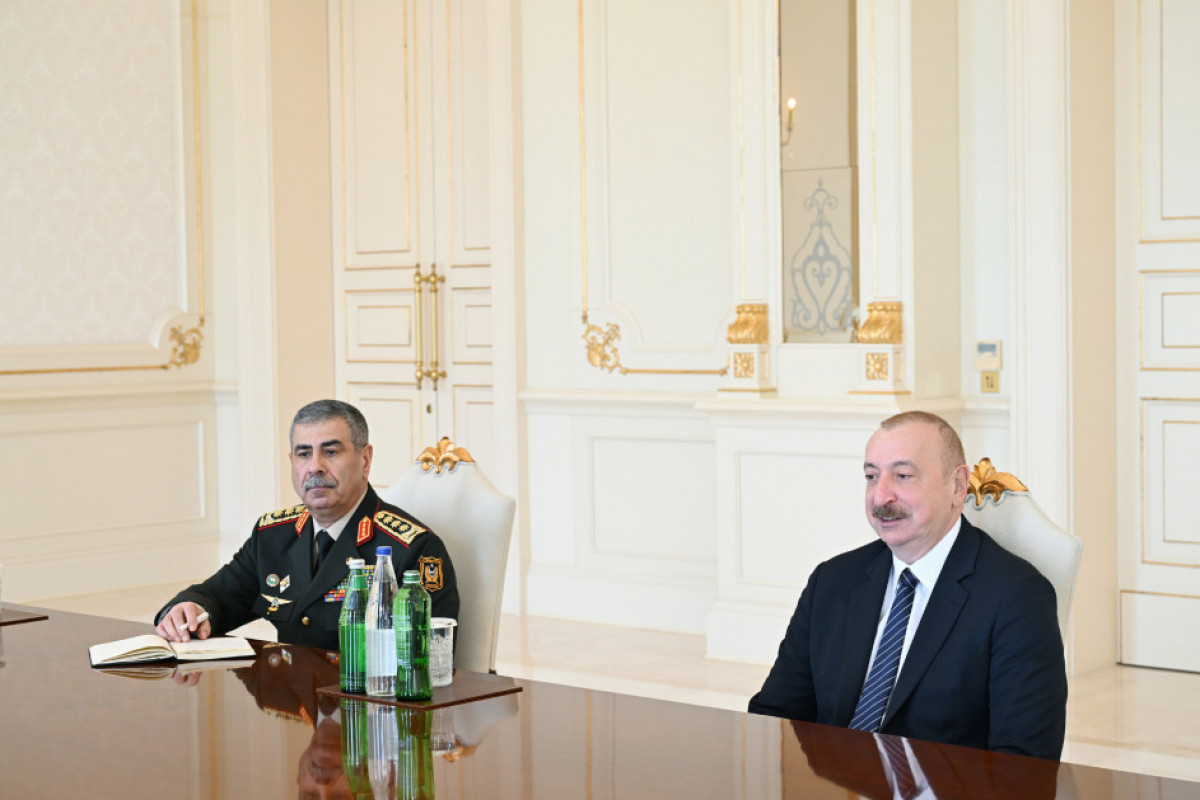 Le président azerbaïdjanais reçoit le ministre turc de la Défense nationale