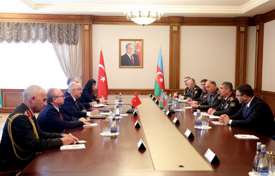 Rencontre des ministres de la Défense d'Azerbaïdjan et de Türkiye - Vidéo 