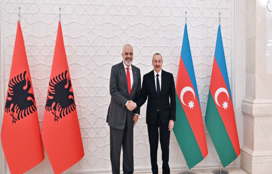 Le président Ilham Aliyev félicite Edi Rama pour sa victoire aux élections législatives