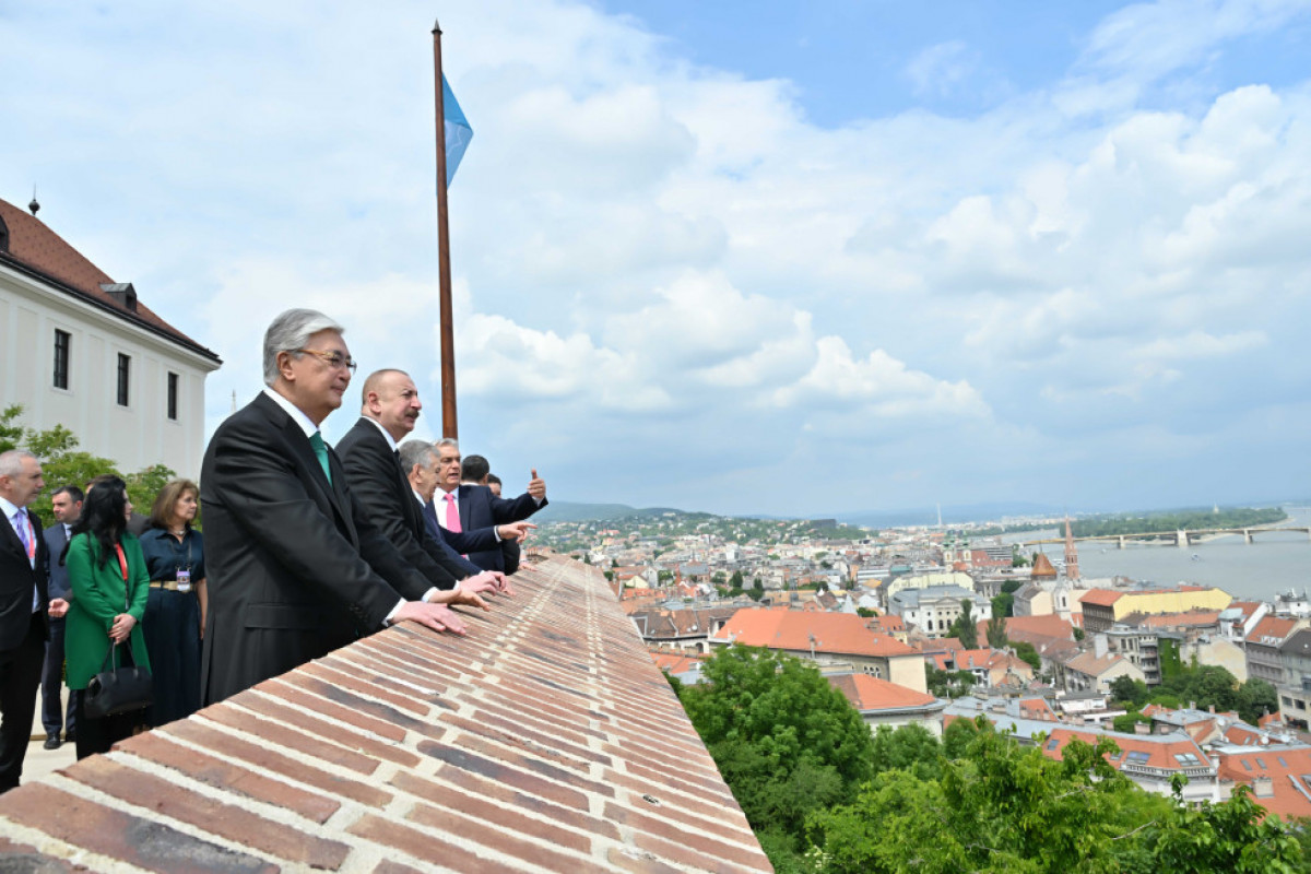 Budapest : un déjeuner officiel offert en l’honneur des chefs d’Etat et de gouvernement de l’Organisation des Etats turciques