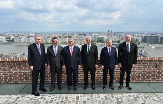 Budapest : un déjeuner officiel offert en l’honneur des chefs d’Etat et de gouvernement de l’Organisation des Etats turciques