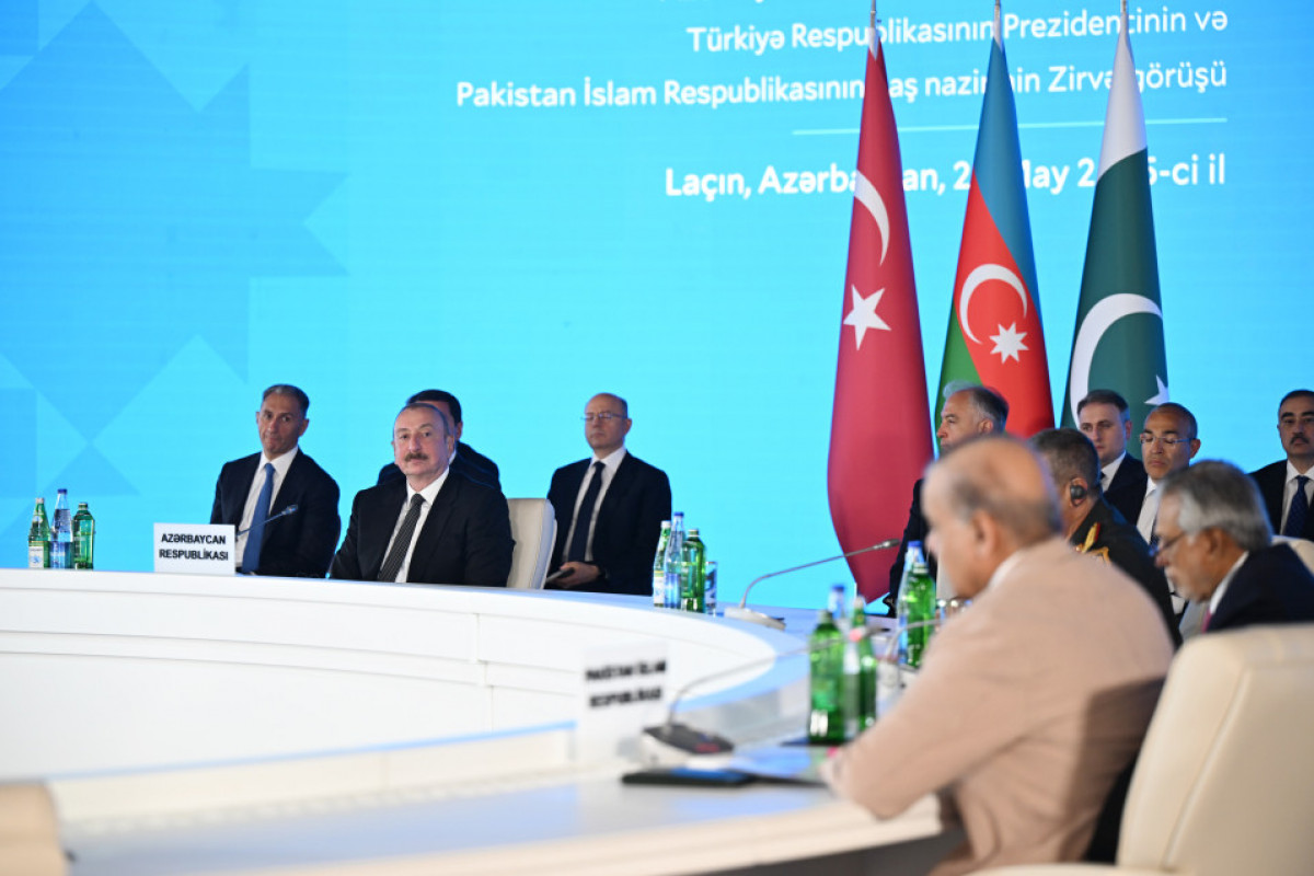 Un sommet trilatéral entre le président azerbaïdjanais, le président turc et le Premier ministre pakistanais débute à Latchine