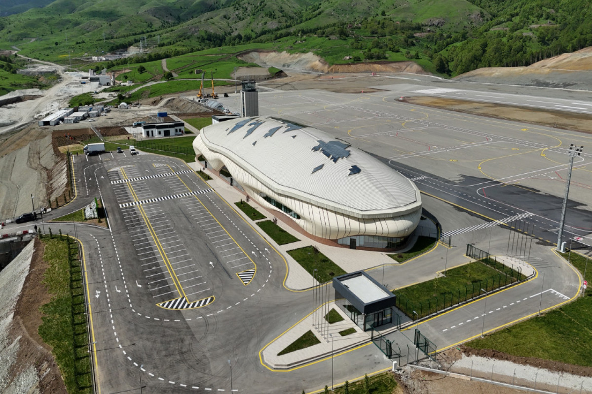 Cérémonie inaugurale de l'Aéroport international de Latchine marquée par la présence des présidents azerbaïdjanais et turc