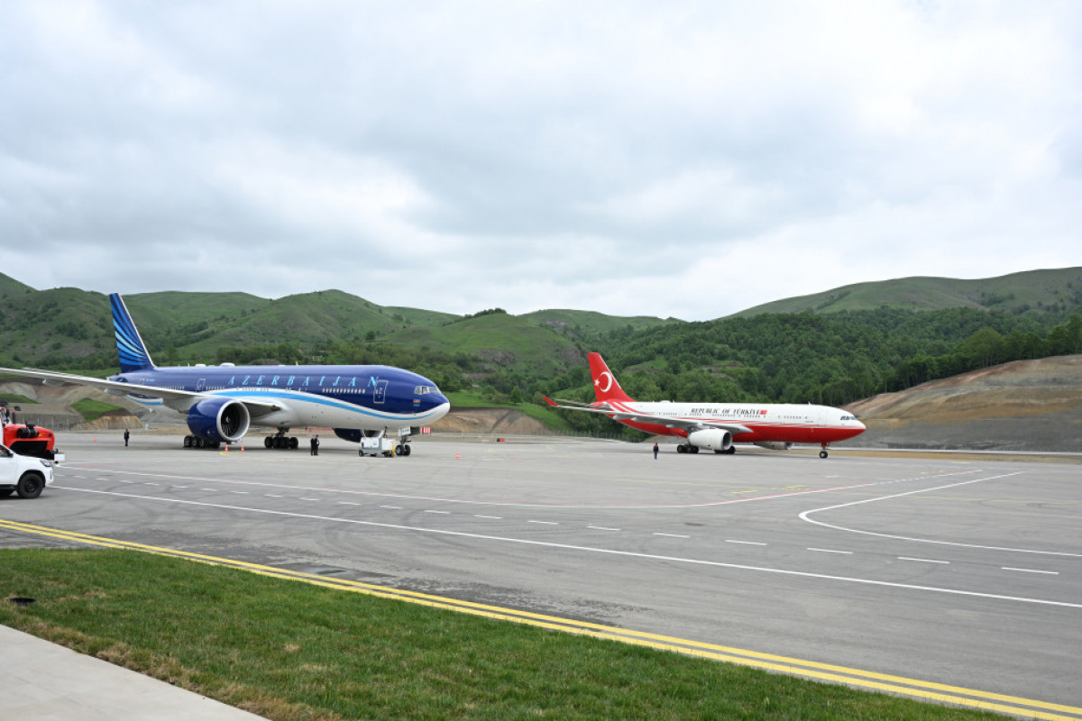 Cérémonie inaugurale de l'Aéroport international de Latchine marquée par la présence des présidents azerbaïdjanais et turc
